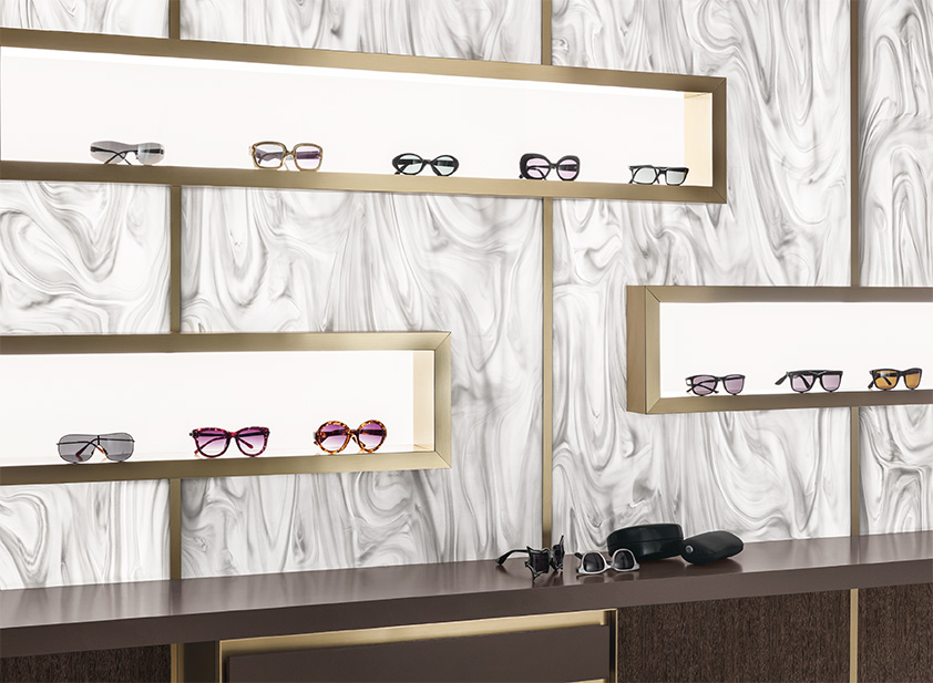 sites/corian.fr/IMG/jpg/grey_onxy_backlit_eyeglass_store_3-3.jpg